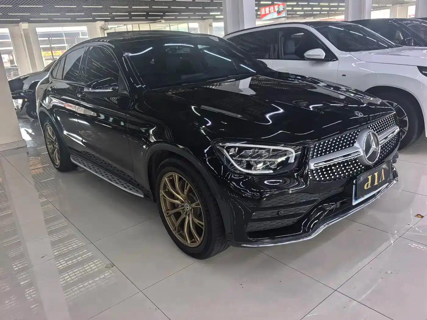 Mercedes-Benz GLC Coupe 2020 GLC 260 4MATIC Coupe SUV — миниатюра 3