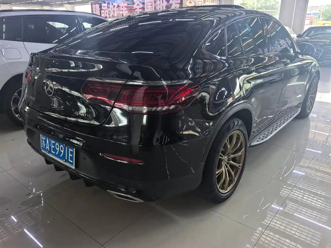 Mercedes-Benz GLC Coupe 2020 GLC 260 4MATIC Coupe SUV — миниатюра 4