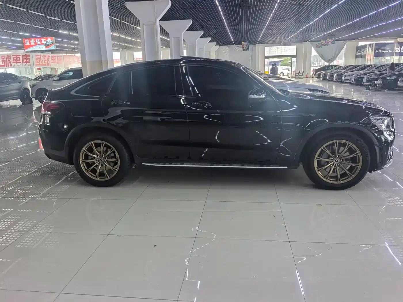 Mercedes-Benz GLC Coupe 2020 GLC 260 4MATIC Coupe SUV — миниатюра 5
