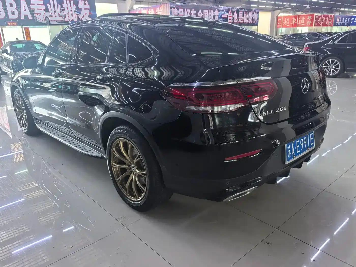 Mercedes-Benz GLC Coupe 2020 GLC 260 4MATIC Coupe SUV — миниатюра 7