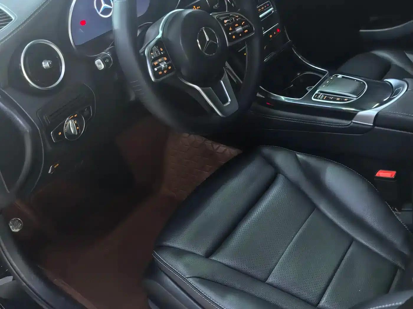 Mercedes-Benz GLC Coupe 2020 GLC 260 4MATIC Coupe SUV — миниатюра 8