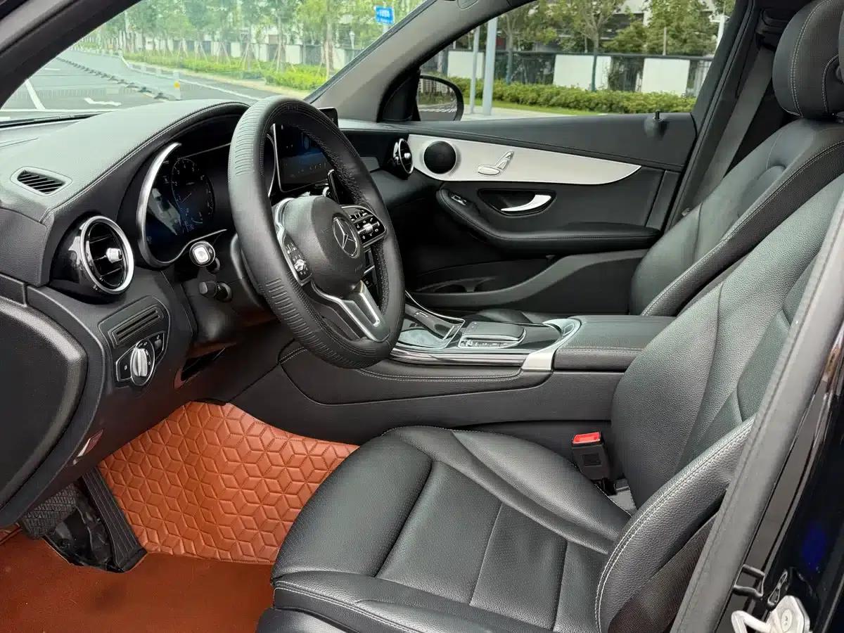 Mercedes-Benz GLC Coupe 2020 GLC 260 4MATIC Coupe SUV — миниатюра 6