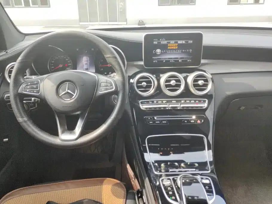 Mercedes-Benz GLC Coupe 2018 GLC 200 4MATIC Coupe SUV — миниатюра 12