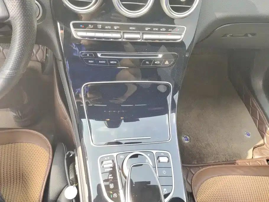 Mercedes-Benz GLC Coupe 2018 GLC 200 4MATIC Coupe SUV — миниатюра 16