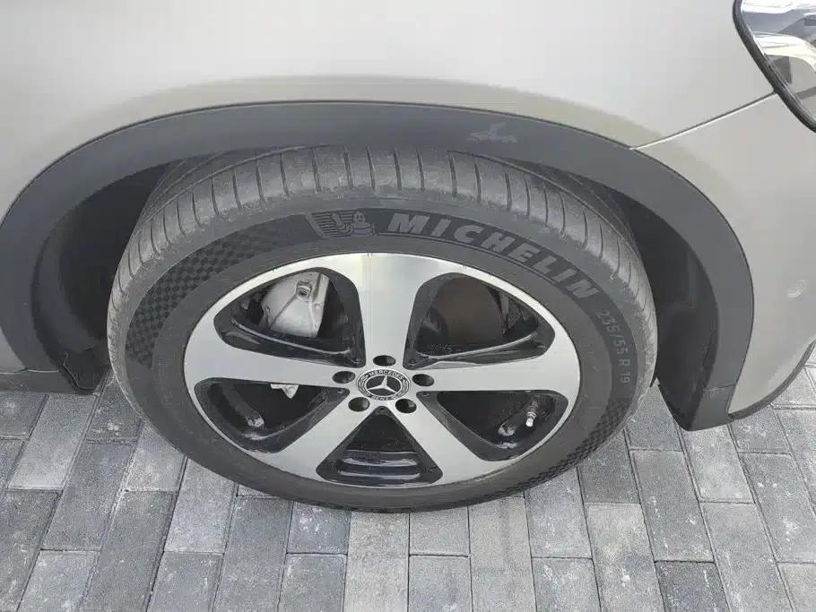 Mercedes-Benz GLC Coupe 2018 GLC 200 4MATIC Coupe SUV — миниатюра 6