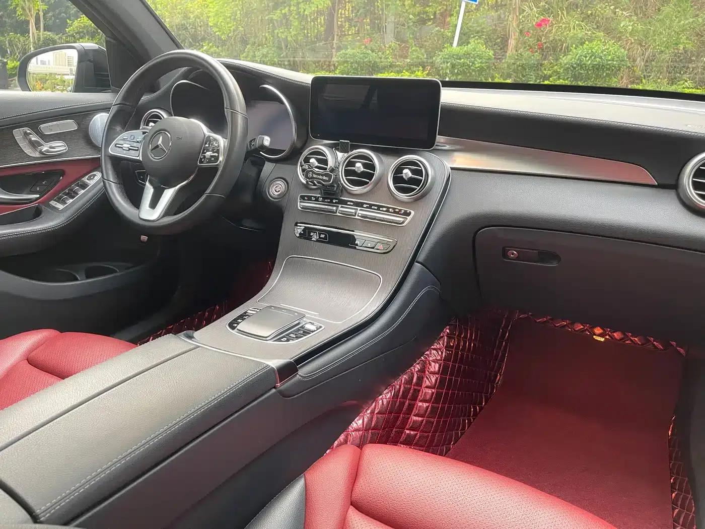 2020 Mercedes-Benz GLC Coupe, GLC 300 4MATIC Coupe SUV — миниатюра 11