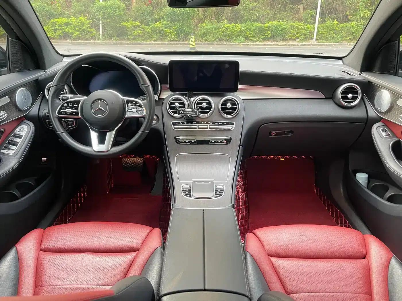 2020 Mercedes-Benz GLC Coupe, GLC 300 4MATIC Coupe SUV — миниатюра 13