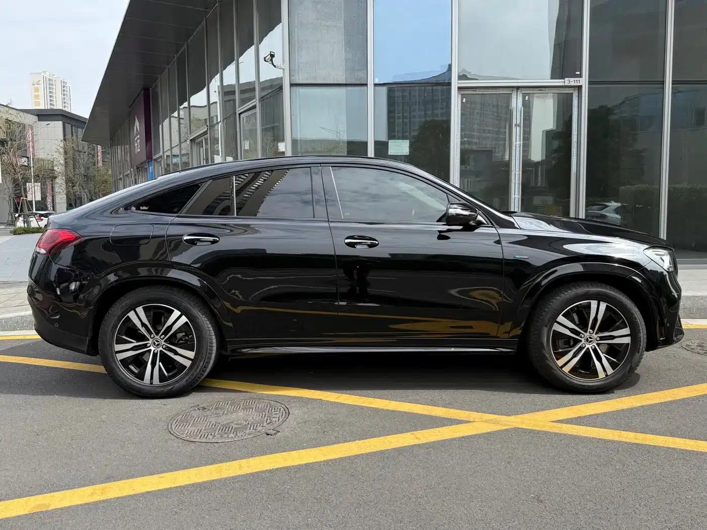 Mercedes-Benz GLE Coupe 2021 GLE 350 e 4MATIC Coupe SUV — миниатюра 4