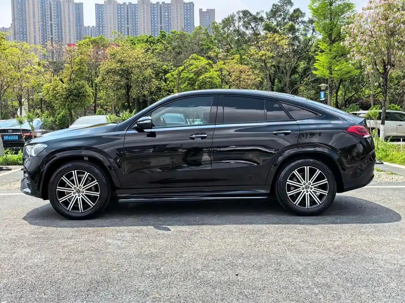 2022 Mercedes-Benz GLE Coupe Facelift GLE 350 4MATIC Coupe SUV Luxury Model — миниатюра 3