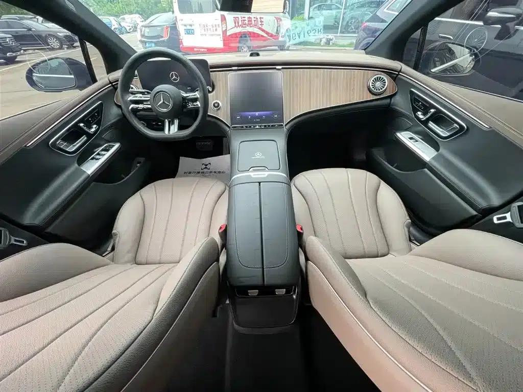 Mercedes-Benz EQE 2025 500 4MATIC Pioneer Edition — миниатюра 13