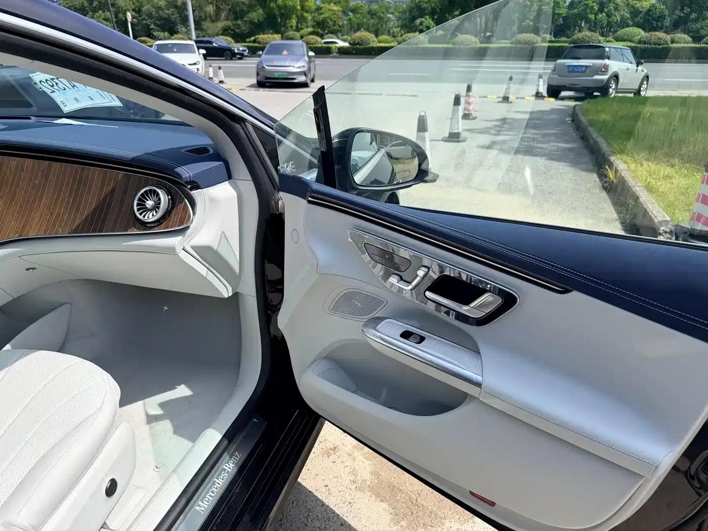 Mercedes-Benz EQE 2025 500 4MATIC Luxury Edition — миниатюра 10