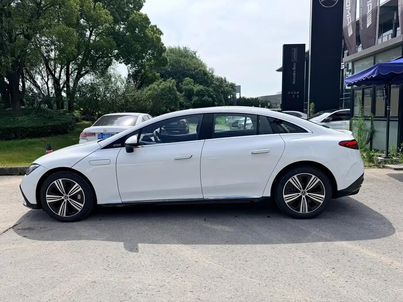 Mercedes-Benz EQE 2025 500 4MATIC Luxury Edition — миниатюра 11