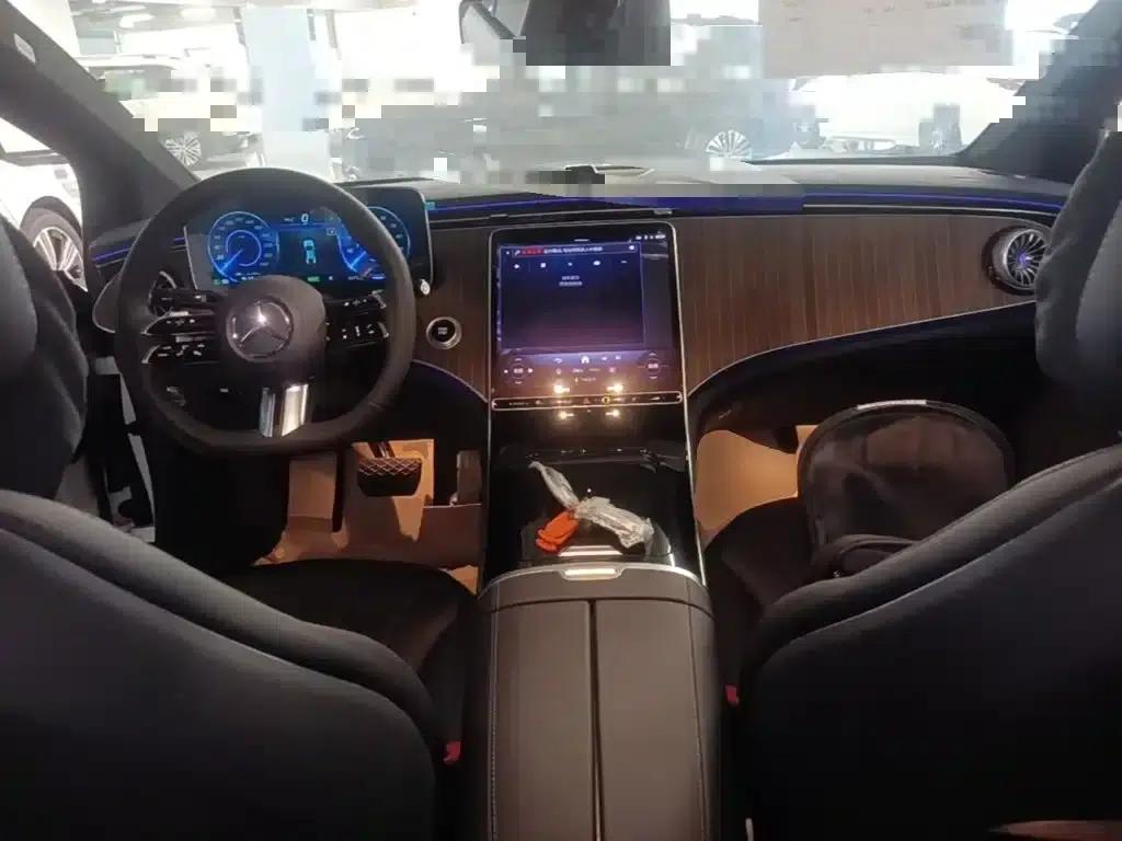 Mercedes-Benz EQE 2025 500 4MATIC Pioneer Edition — миниатюра 16