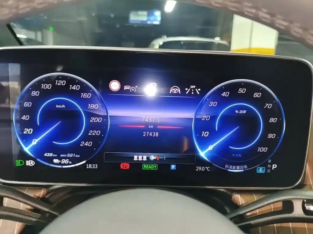 Mercedes-Benz EQE SUV 2024 500 4MATIC — миниатюра 12