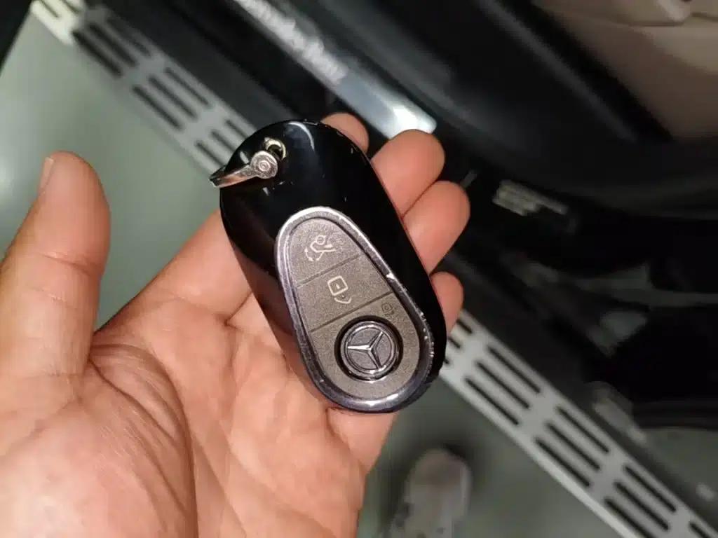 Mercedes-Benz EQE SUV 2024 500 4MATIC — миниатюра 9