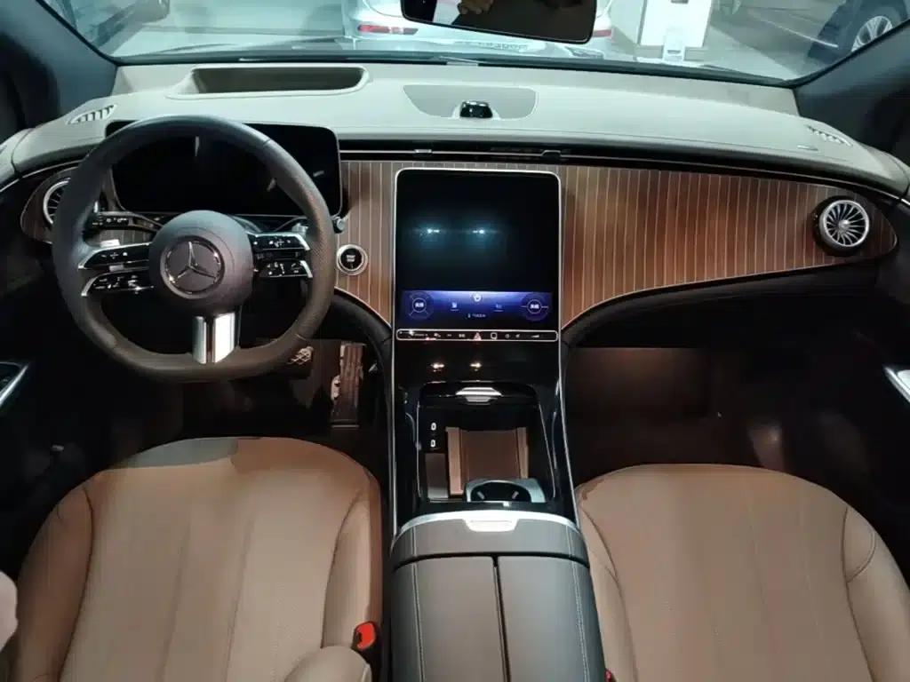 Mercedes-Benz EQE SUV 2024 500 4MATIC — миниатюра 10