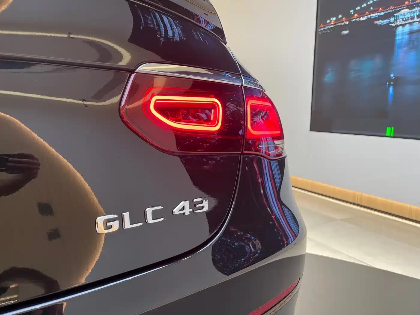 Mercedes-Benz GLC Coupe AMG 2022 AMG GLC 43 4MATIC Coupe SUV — миниатюра 23