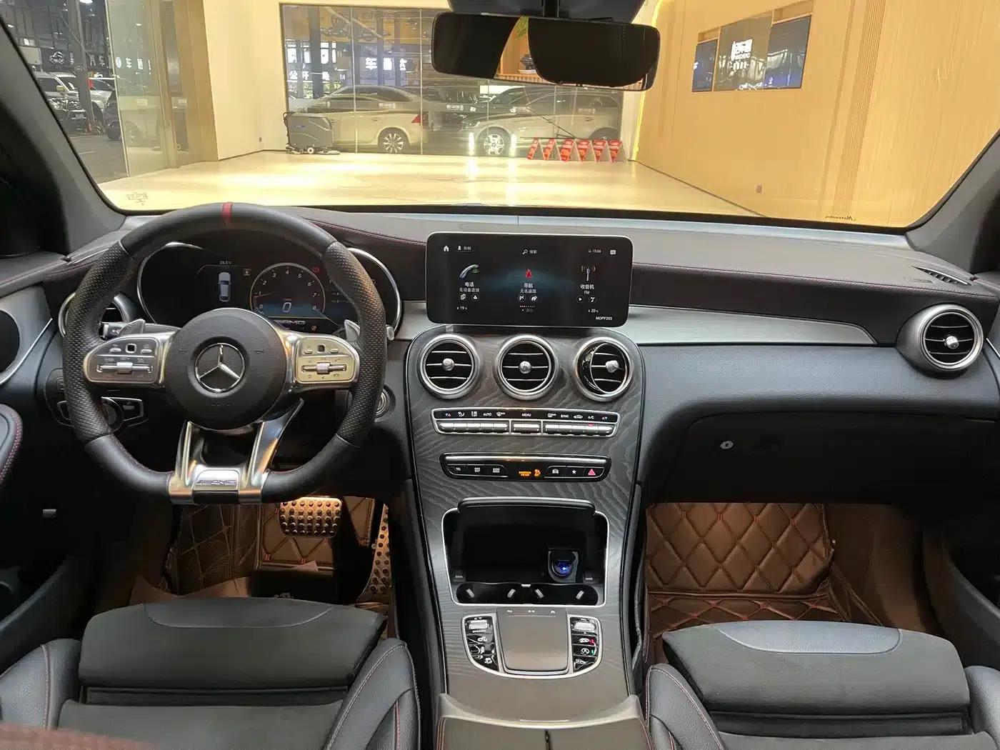 Mercedes-Benz GLC Coupe AMG 2022 AMG GLC 43 4MATIC Coupe SUV — миниатюра 6