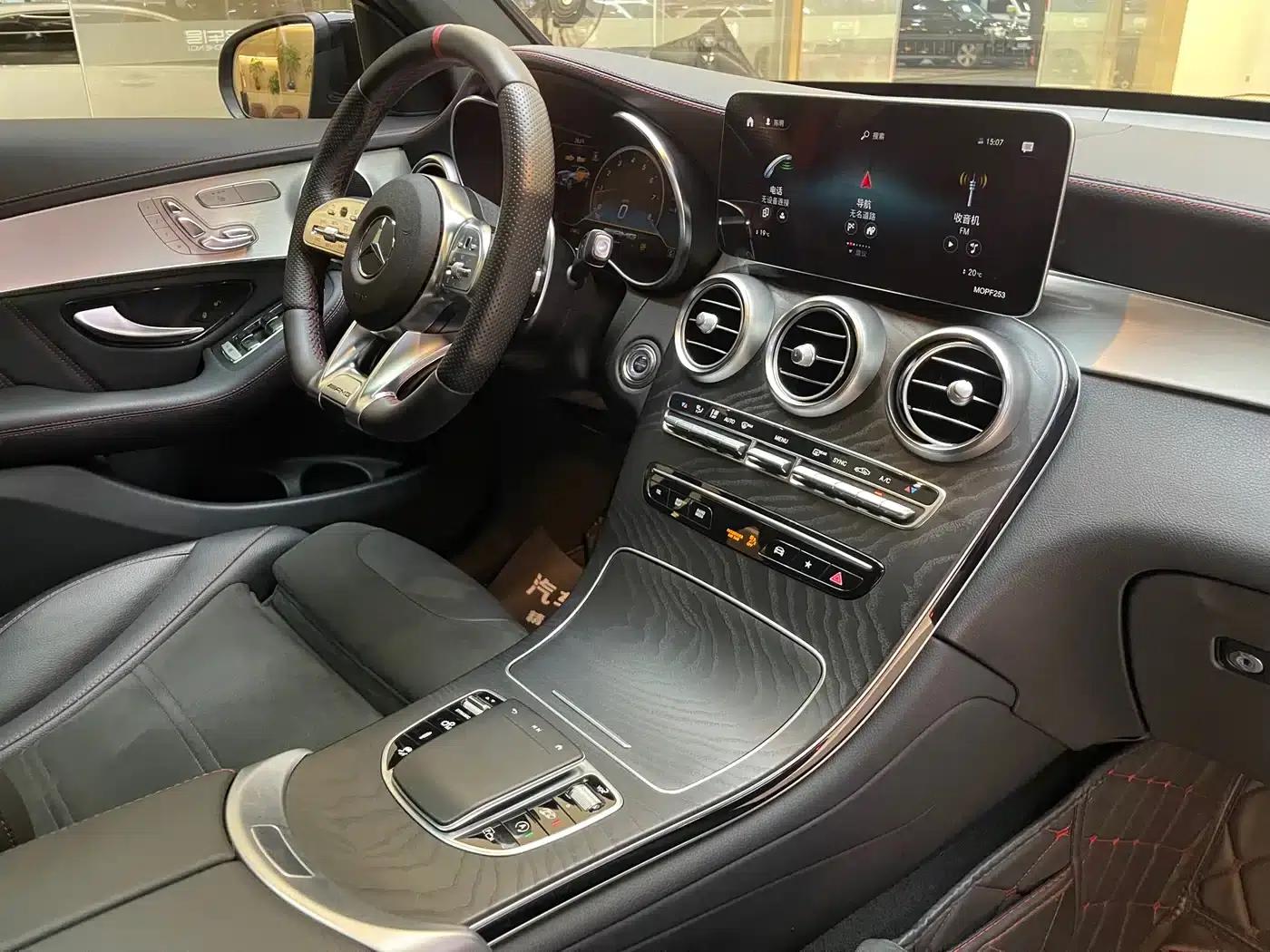Mercedes-Benz GLC Coupe AMG 2022 AMG GLC 43 4MATIC Coupe SUV — миниатюра 8