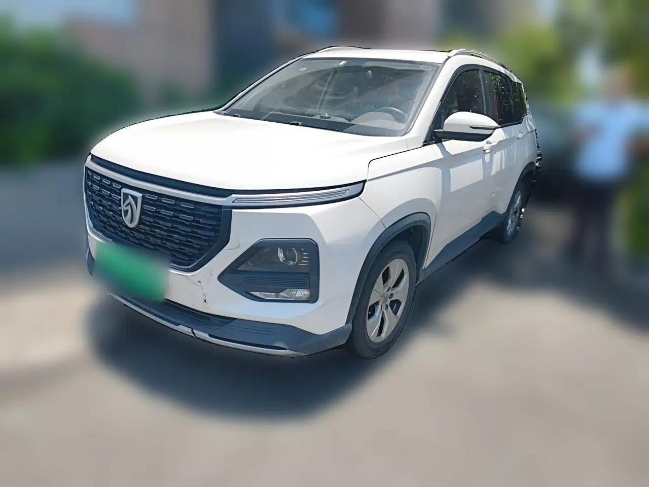 Baojun 530 2020 1.5T Manual Comfort Version 6 Seats — миниатюра 1