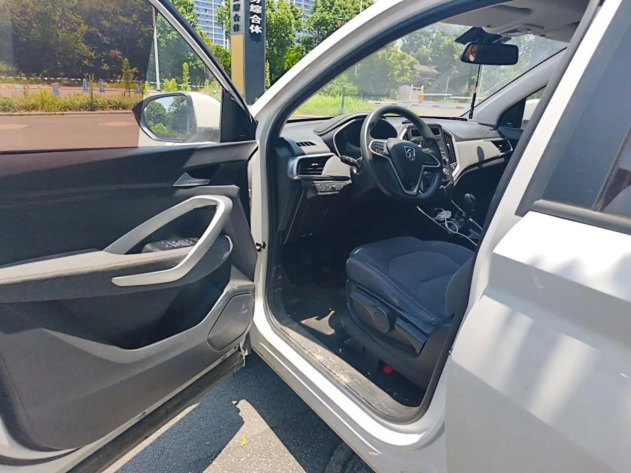 Baojun 530 2020 1.5T Manual Comfort Version 6 Seats — миниатюра 16
