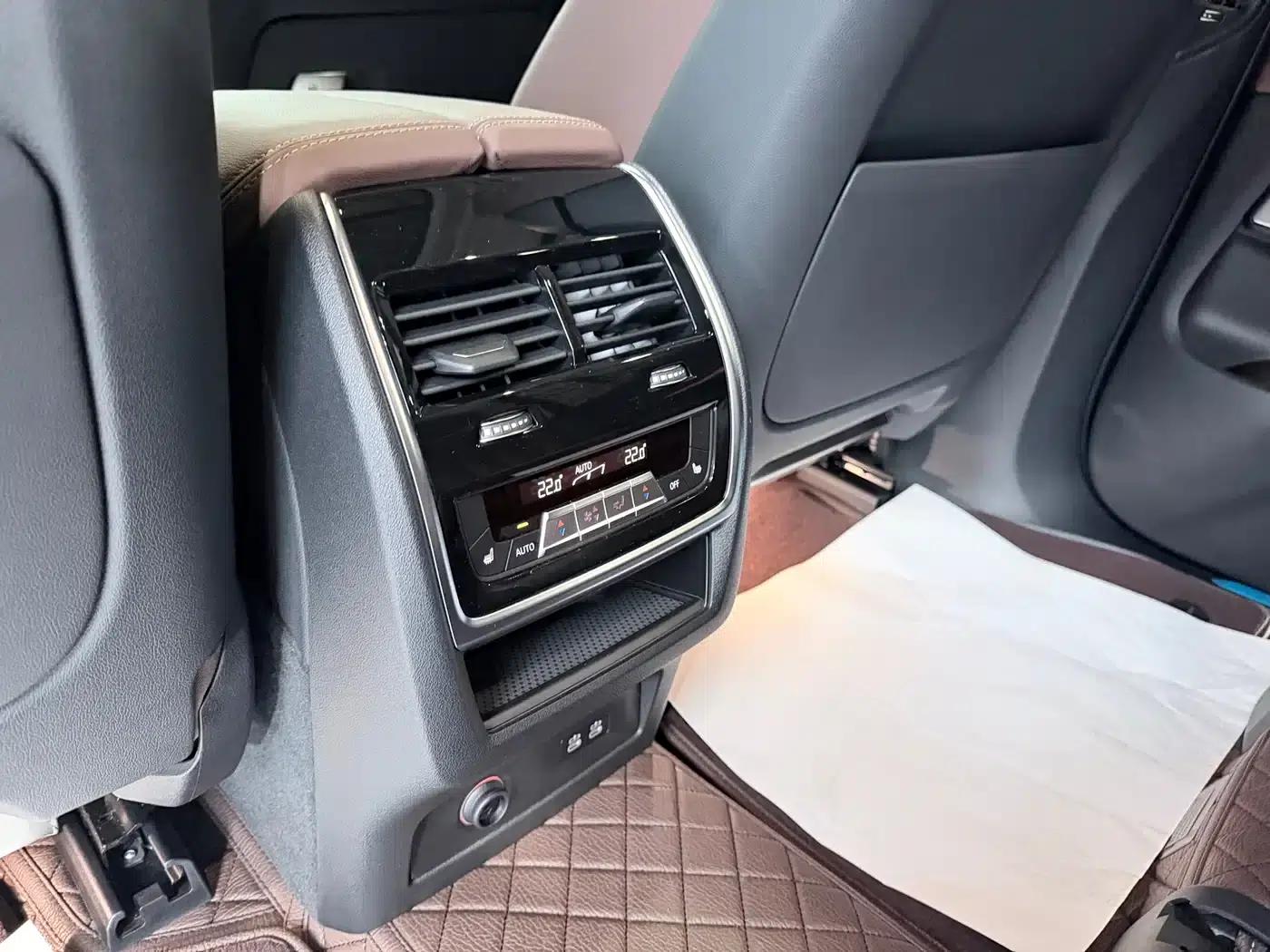 BMW X7 2020 xDrive40i Leading Luxury Package — миниатюра 14
