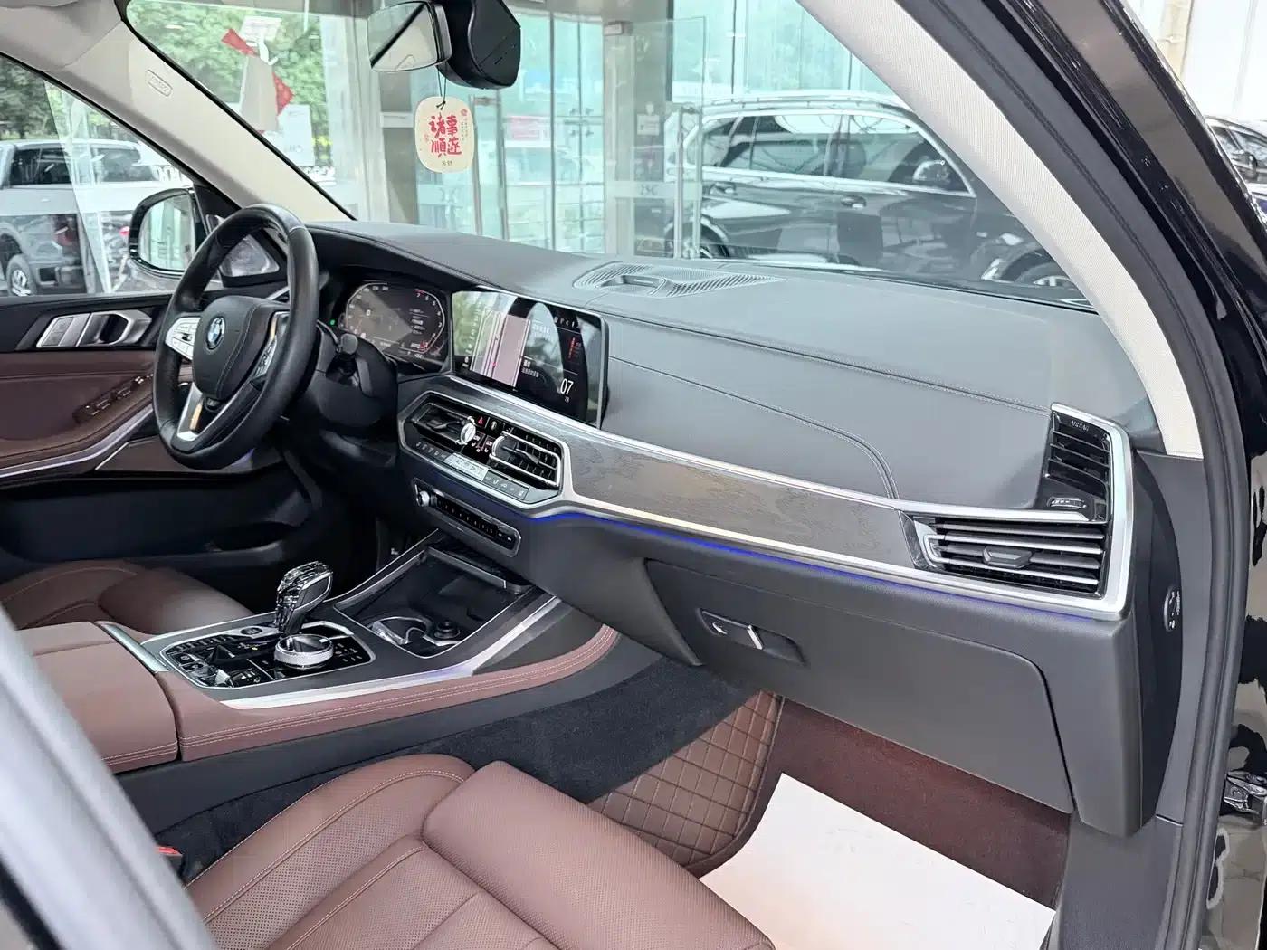 BMW X7 2020 xDrive40i Leading Luxury Package — миниатюра 18