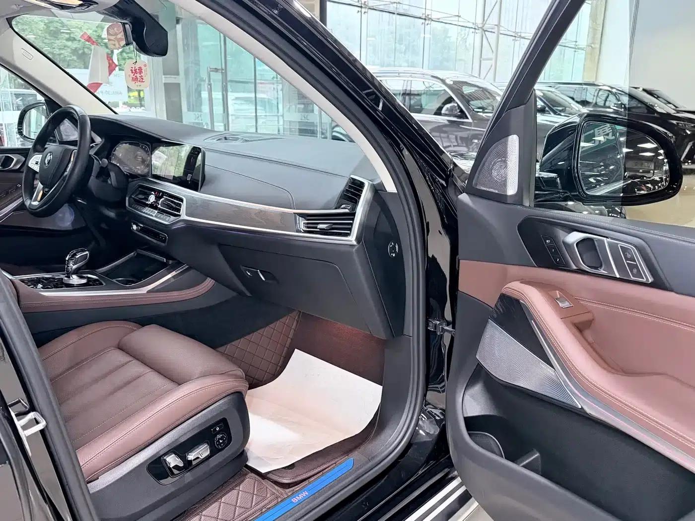 BMW X7 2020 xDrive40i Leading Luxury Package — миниатюра 19