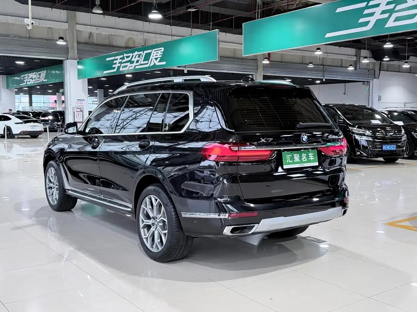 BMW X7 2020 xDrive40i Leading Luxury Package — миниатюра 24