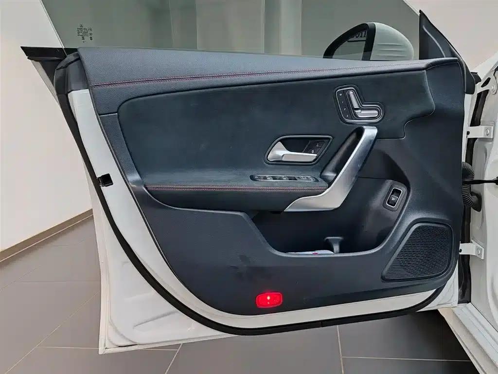 Mercedes-Benz CLA (Imported) 2024 CLA 200 — миниатюра 9