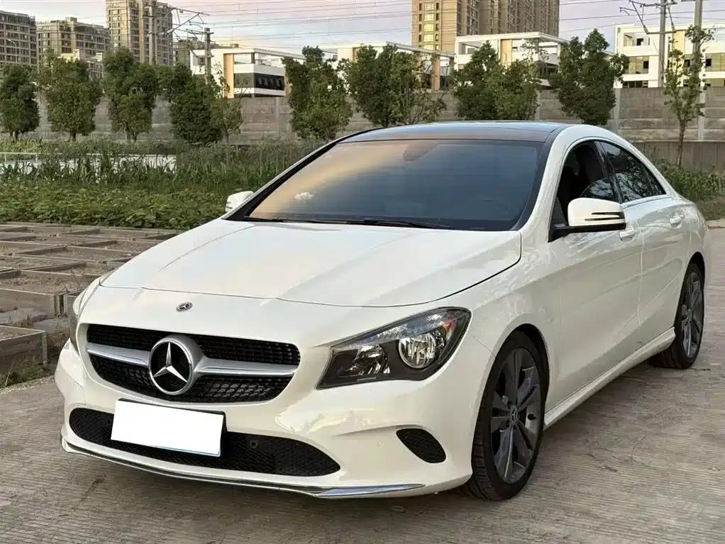 Imported Mercedes-Benz CLA 2017 CLA 200 Dynamic — миниатюра 1