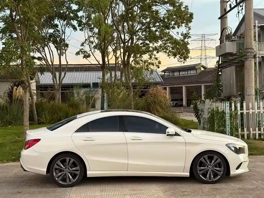 Imported Mercedes-Benz CLA 2017 CLA 200 Dynamic — миниатюра 13