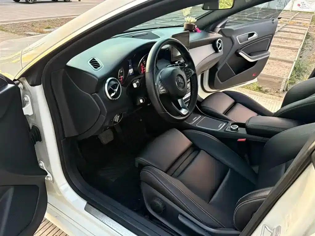 Imported Mercedes-Benz CLA 2017 CLA 200 Dynamic — миниатюра 7
