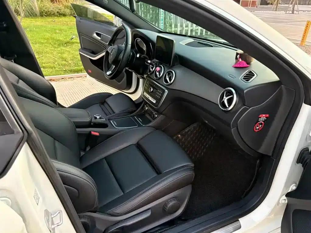 Imported Mercedes-Benz CLA 2017 CLA 200 Dynamic — миниатюра 9