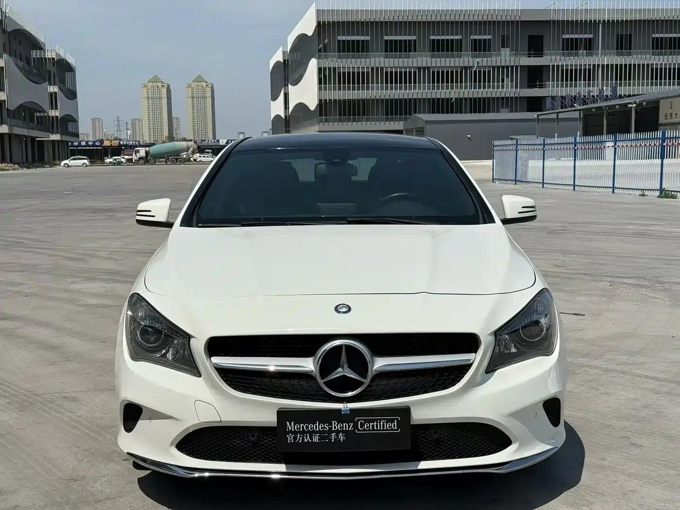 Imported Mercedes-Benz CLA 2017 CLA 200 Dynamic — миниатюра 1