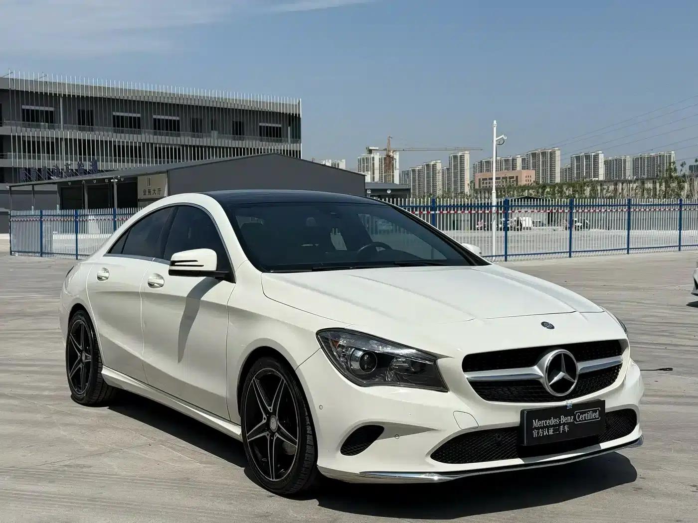 Imported Mercedes-Benz CLA 2017 CLA 200 Dynamic — миниатюра 3