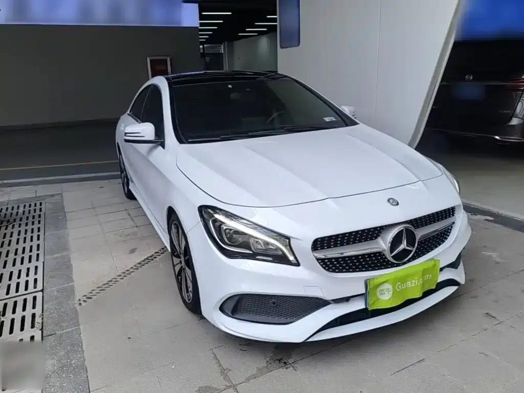 Imported Mercedes-Benz CLA 2016 Facelift CLA 200 Fashion Model — миниатюра 4
