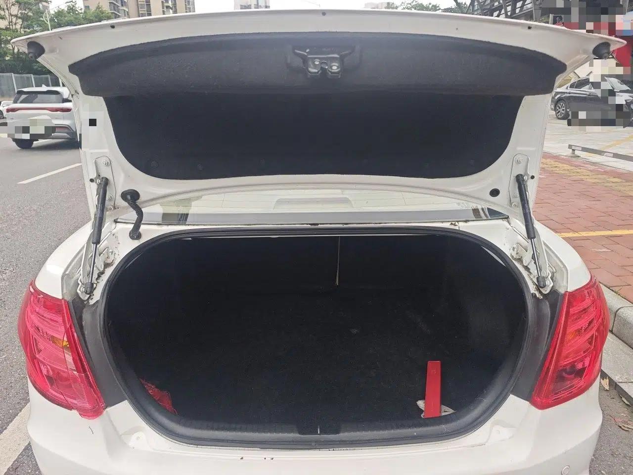 Bestune B50 2013 1.6L automatic luxury version — миниатюра 19