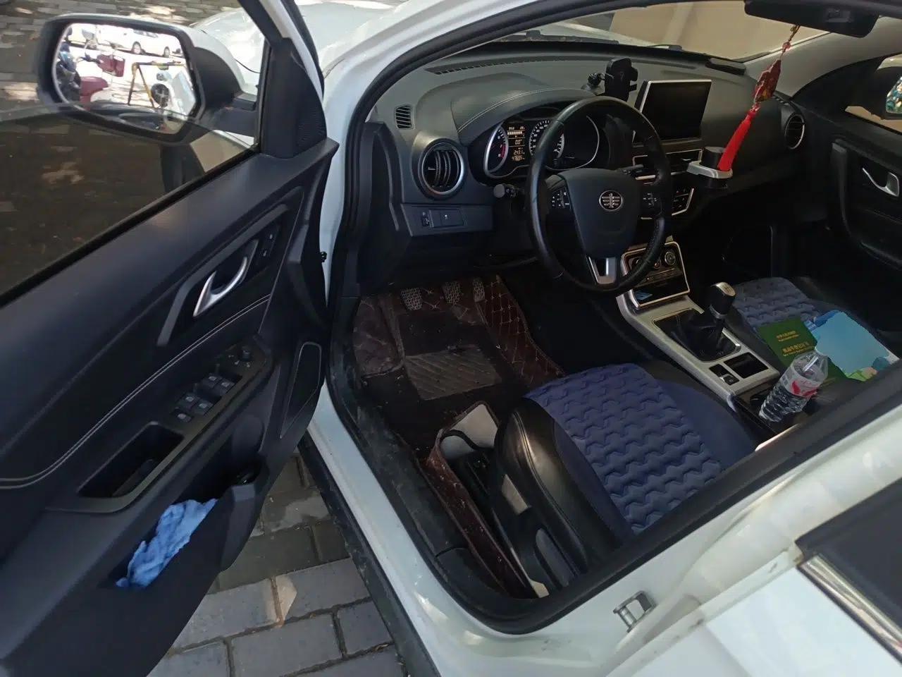 Bestune X40 2019 1.6L Manual Luxury Edition China VI — миниатюра 16