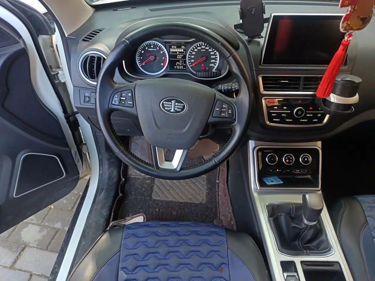Bestune X40 2019 1.6L Manual Luxury Edition China VI — миниатюра 10