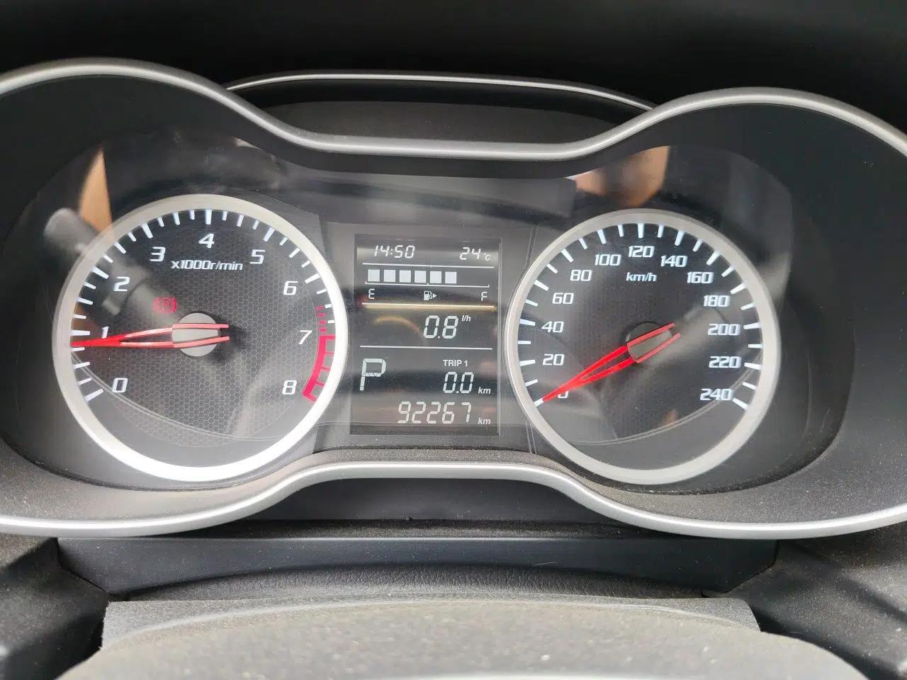 Bestune X40 2019 1.6L Automatic Luxury Version China V Emission Standard — миниатюра 11