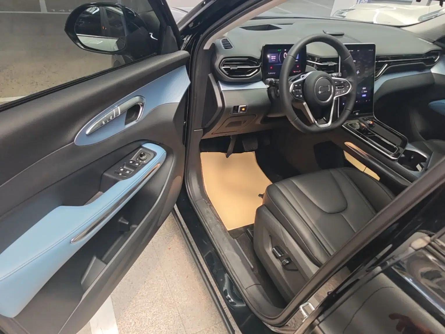 Bestune T90 2023 1.5T DCT Automatic Prestige Edition — миниатюра 18