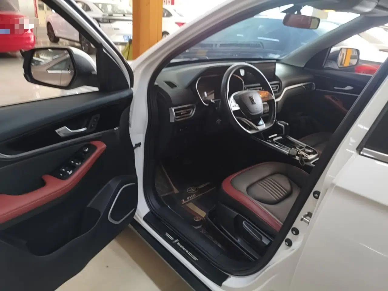 Bestune T33 2019 1.6L Automatic Luxury Edition China VI — миниатюра 18