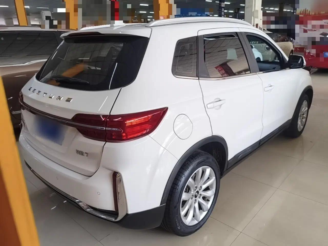 Bestune T33 2019 1.6L Automatic Luxury Edition China VI — миниатюра 6