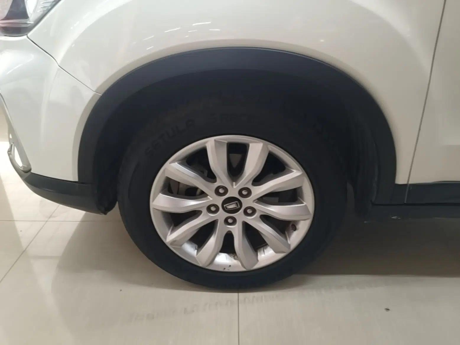 Bestune T33 2019 1.6L Automatic Luxury Edition China VI — миниатюра 10