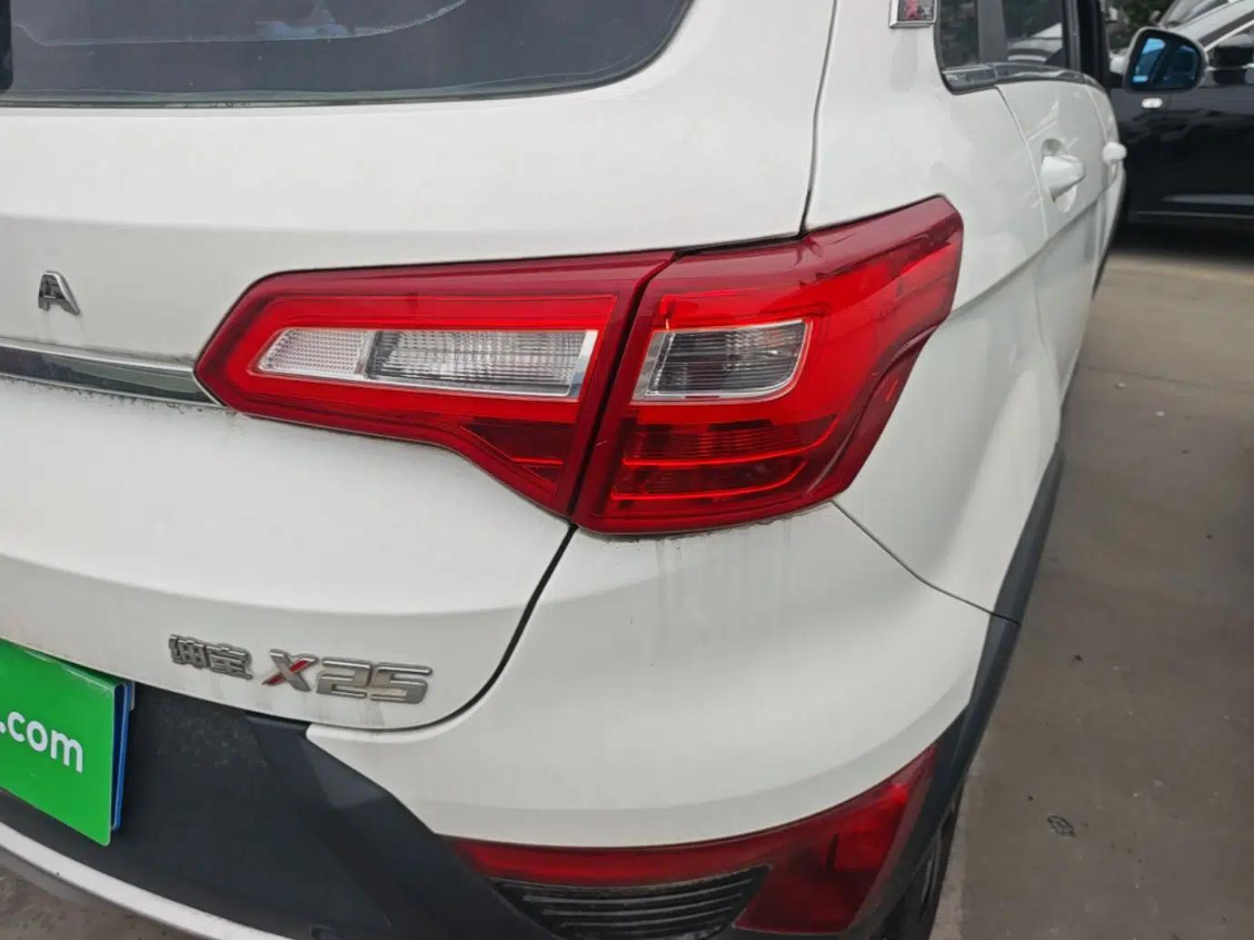 BAIC Senova X25 2015 1.5L Automatic Elite Model — миниатюра 9