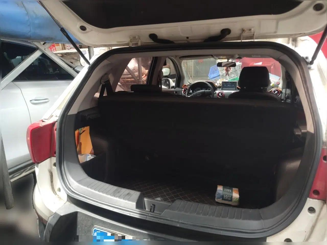 BAIC Senova X25 2015 1.5L Manual Elite Edition — миниатюра 19