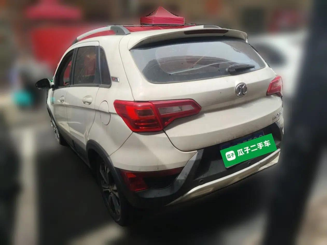 BAIC Senova X25 2015 1.5L Manual Elite Edition — миниатюра 4