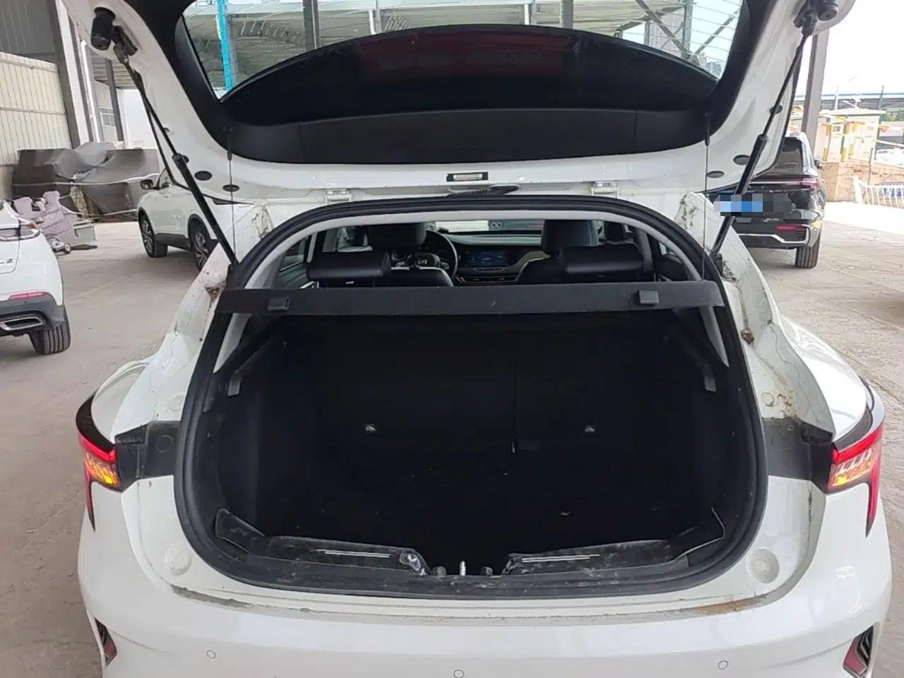 CHANGAN Eado 2018 1.6L GDI Manual Trendy Model China V Standard — миниатюра 22