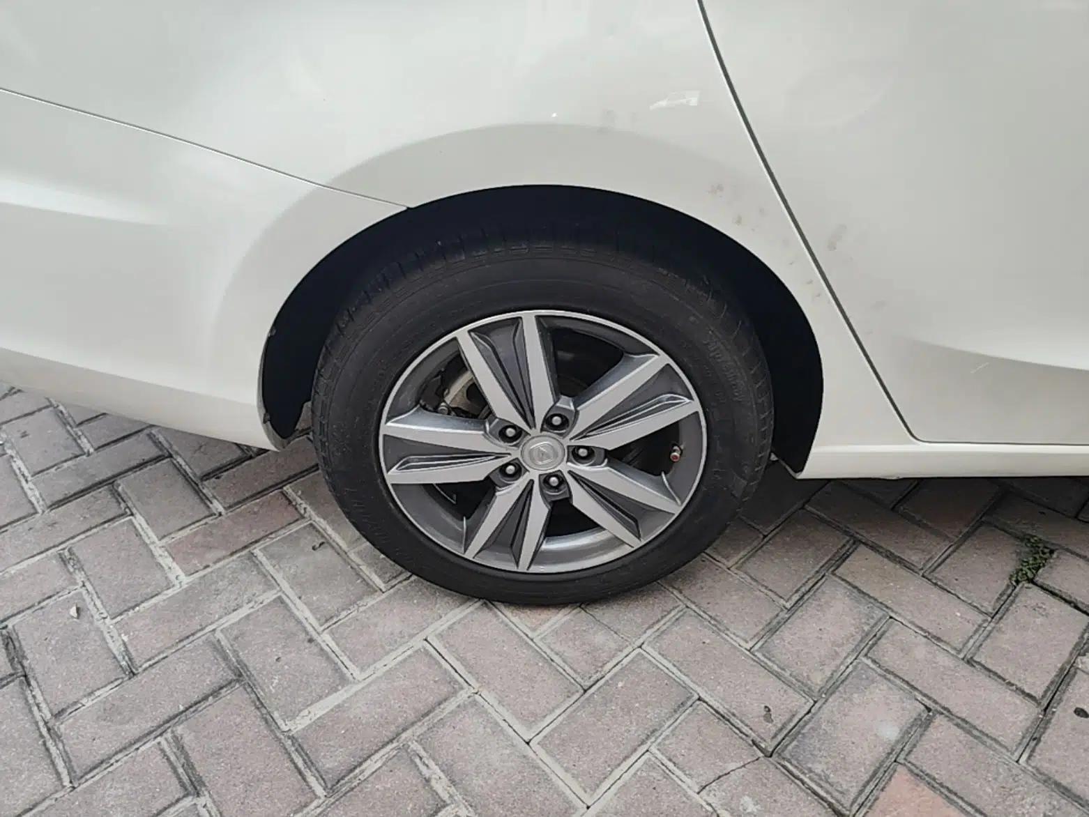 CHANGAN Eado 2016 1.6L Manual Fashion Edition — миниатюра 11